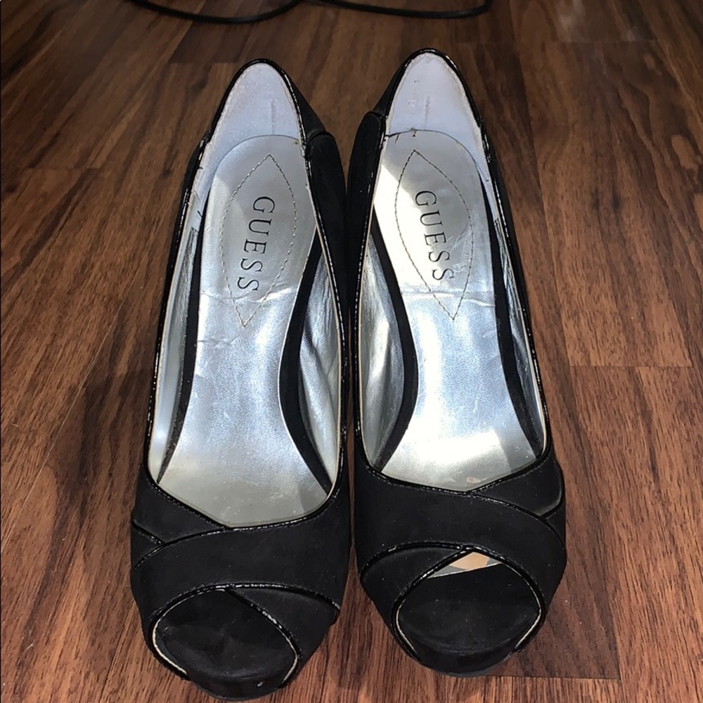 Guess open toed high heels🖤